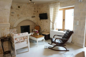 Ioanna House, Gonia